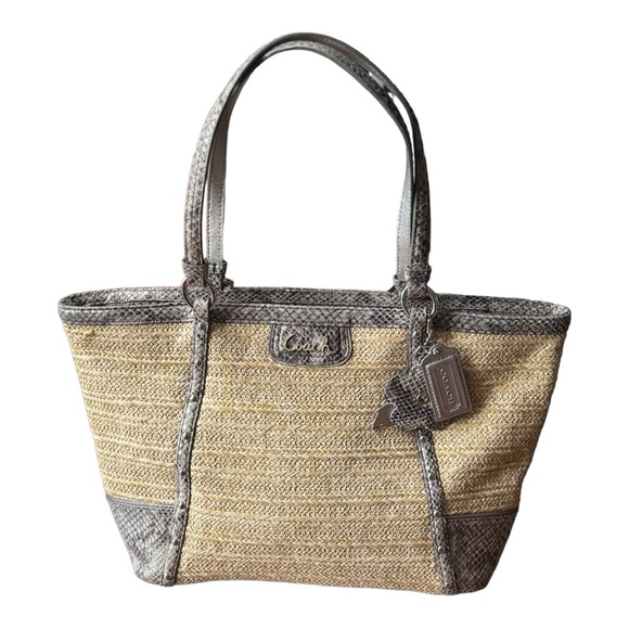 Coach Shoulder Bag - Picture 4 of 10